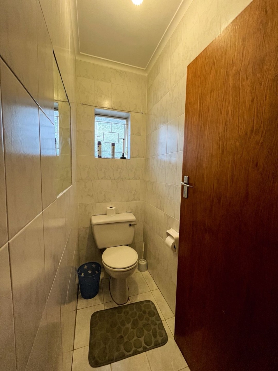 5 Bedroom Property for Sale in Vanes Estate Eastern Cape